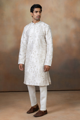 WHITE KAHANI KURTA SET